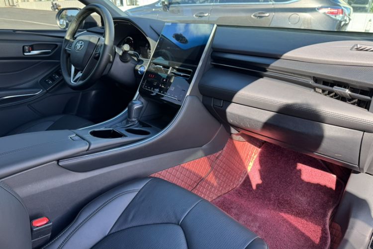 Used Toyota Avalon 2022 Dual-Engine 2.5L Luxury Edition Interior 9