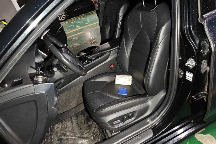 Used Toyota Avalon 2022 2.5L Luxury Edition Left Front Seat