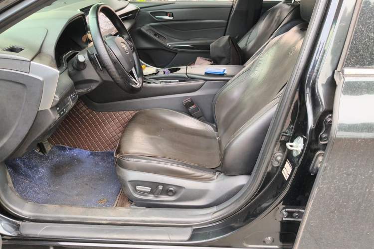 Used Toyota Avalon 2022 2.5L Luxury Edition Left Front Seat