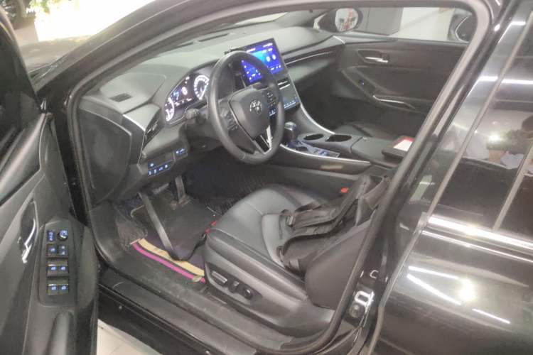 Used Toyota Avalon 2022 Dual-Engine 2.5L Luxury Edition Left Front Seat