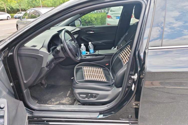 Used Toyota Avalon 2022 2.5L Luxury Edition Left Front Seat