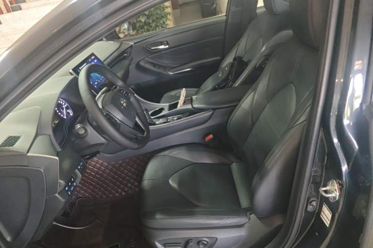 Used Toyota Avalon 2022 Dual-Engine 2.5L Luxury Edition Left Front Seat