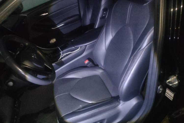 Used Toyota Avalon 2022 Dual-Engine 2.5L Luxury Edition Left Front Seat
