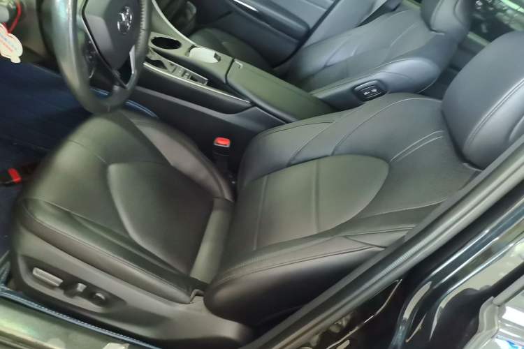Used Toyota Avalon 2022 Dual-Engine 2.5L Luxury Edition Left Front Seat
