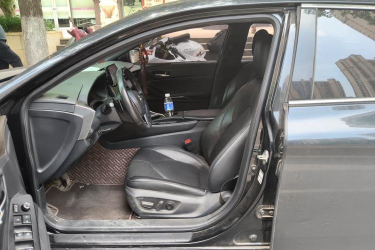 Used Toyota Avalon 2022 2.5L Luxury Edition Left Front Seat