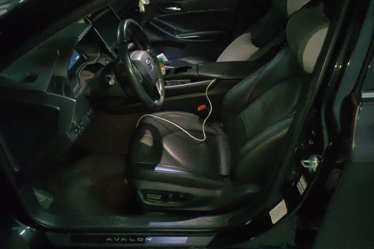 Used Toyota Avalon 2022 2.0L XLE Premium Edition Left Front Seat