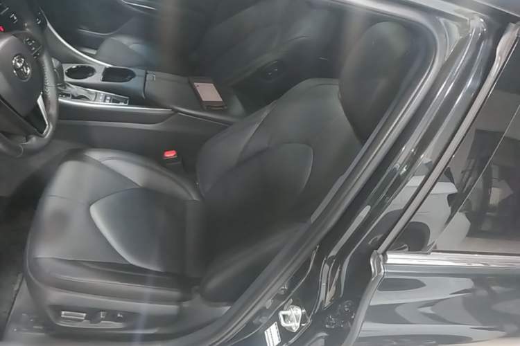 Used Toyota Avalon 2022 Dual-Engine 2.5L Luxury Edition Left Front Seat