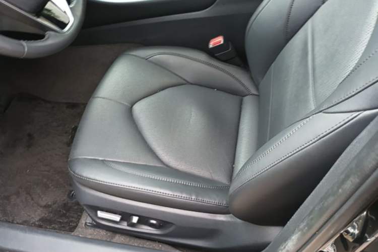 Used Toyota Avalon 2022 2.0L Luxury Edition Left Front Seat