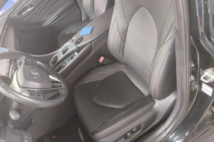 Used Toyota Avalon 2022 Dual-Engine 2.5L XLE Premium Edition Left Front Seat