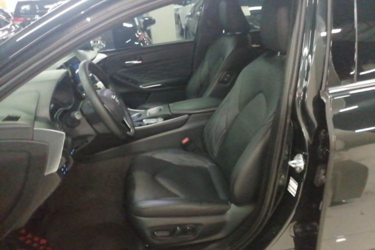 Used Toyota Avalon 2022 Dual-Engine 2.5L XLE Premium Edition Left Front Seat