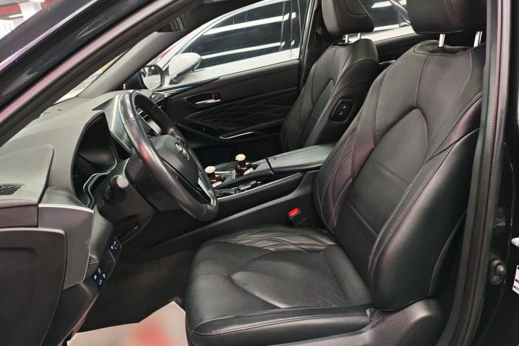 Used Toyota Avalon 2022 Dual-Engine 2.5L XLE Premium Edition Left Front Seat