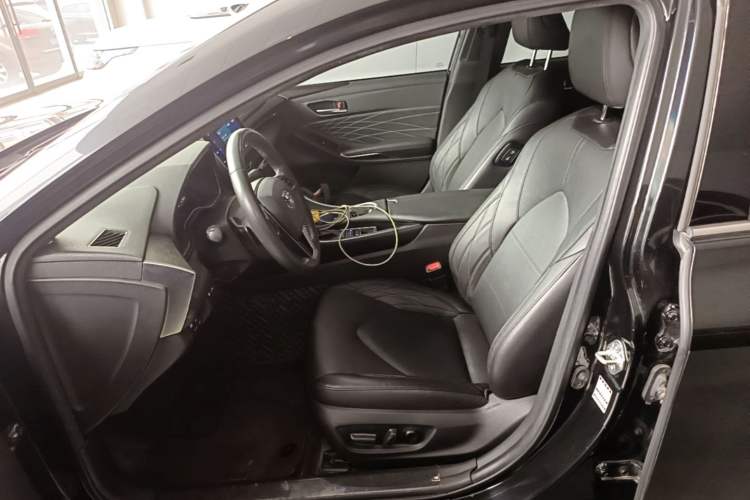Used Toyota Avalon 2022 2.5L Touring Premium Edition Left Front Seat