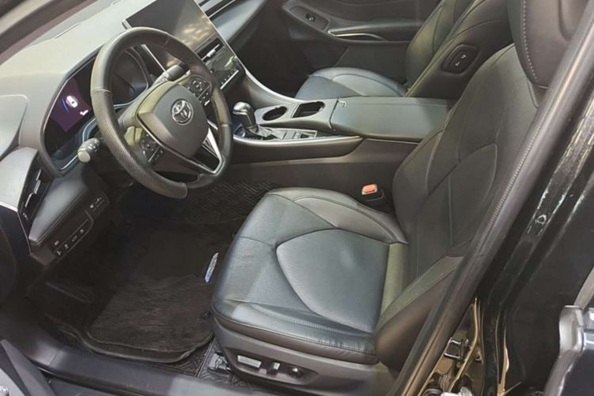 Used Toyota Avalon 2022 2.0L Luxury Edition Left Front Seat