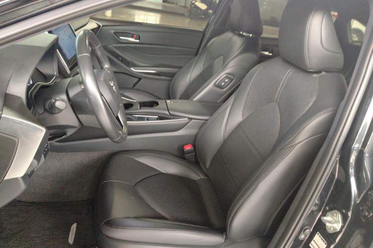 Used Toyota Avalon 2022 2.0L Luxury Edition Left Front Seat