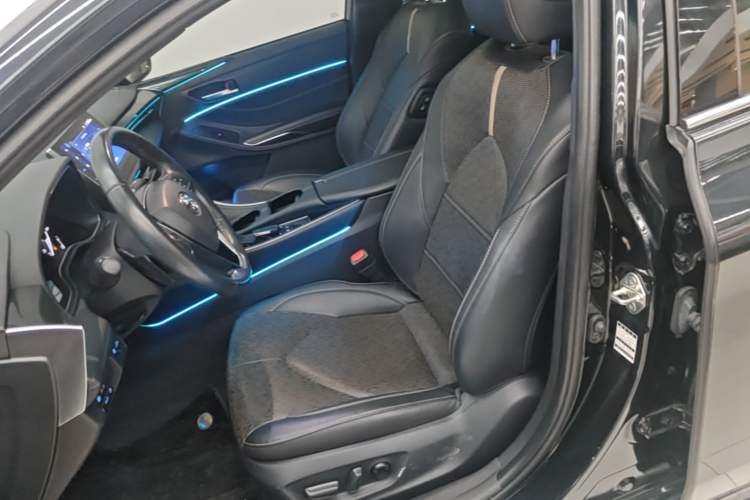 Used Toyota Avalon 2022 2.5L Luxury Edition Left Front Seat