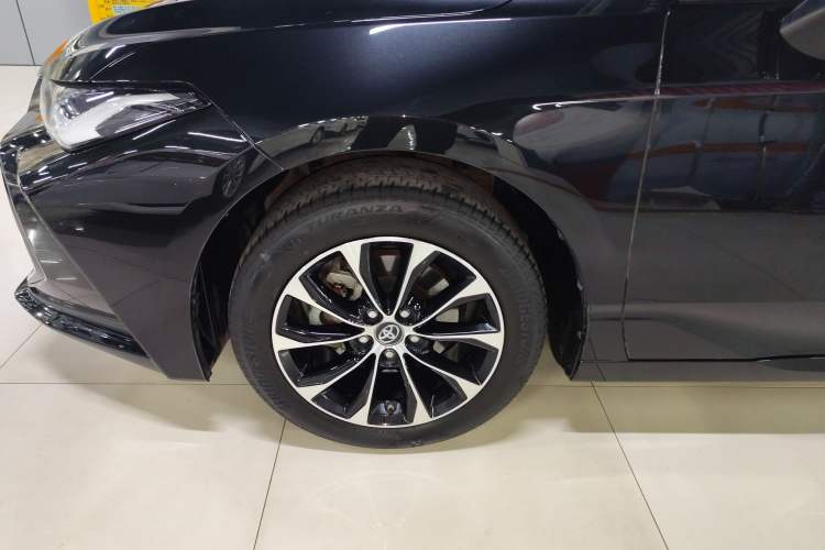 Used Toyota Avalon 2022 2.5L Luxury Edition Left Front Wheel Hub