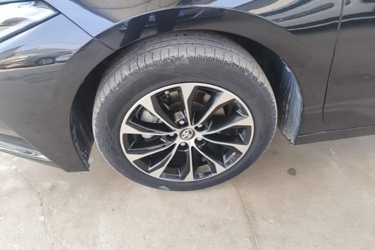 Used Toyota Avalon 2022 2.0L Ambition Edition Left Front Wheel Hub