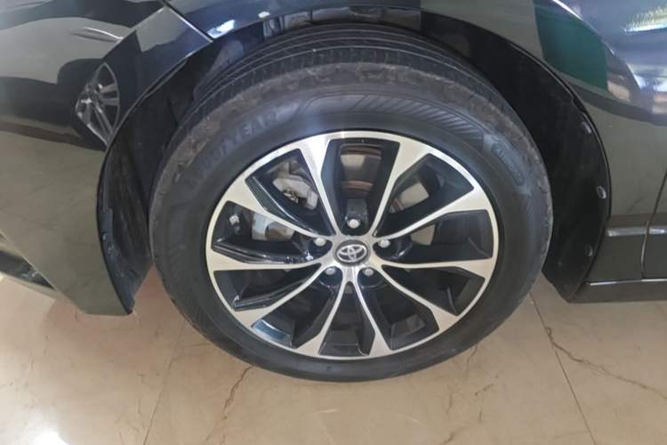 Used Toyota Avalon 2022 Dual-Engine 2.5L Luxury Edition Left Front Wheel Hub