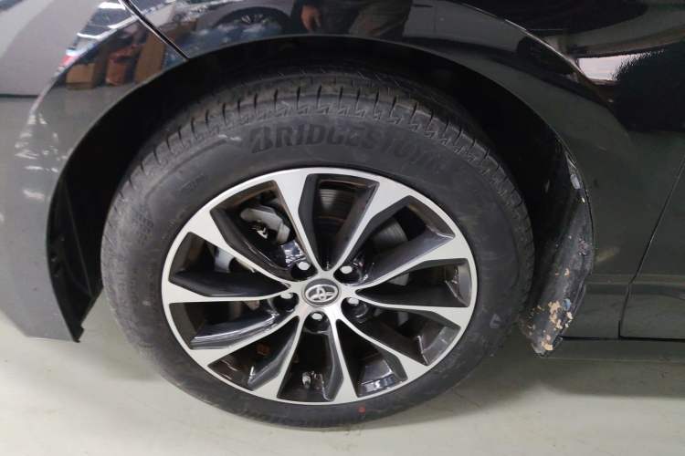 Used Toyota Avalon 2022 Dual-Engine 2.5L Luxury Edition Left Front Wheel Hub