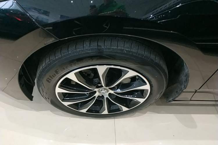 Used Toyota Avalon 2022 Dual-Engine 2.5L Luxury Edition Left Front Wheel Hub