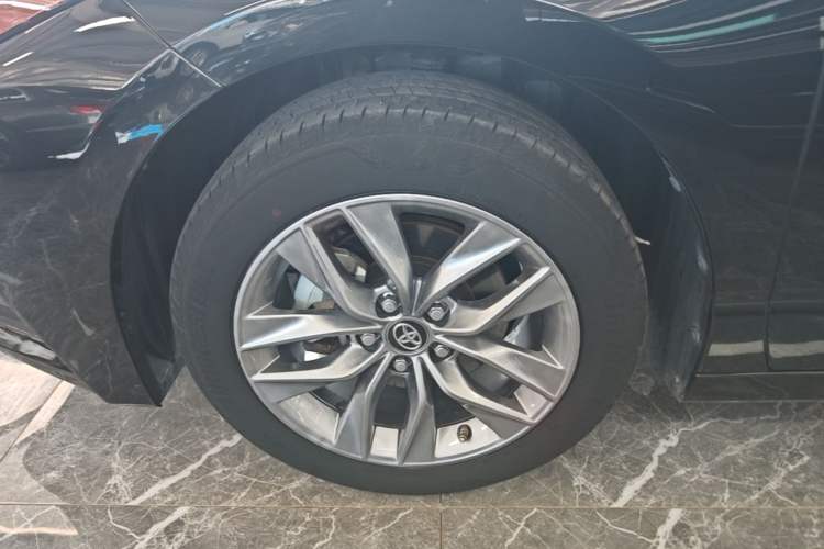 Used Toyota Avalon 2022 2.0L Luxury Edition Left Front Wheel Hub