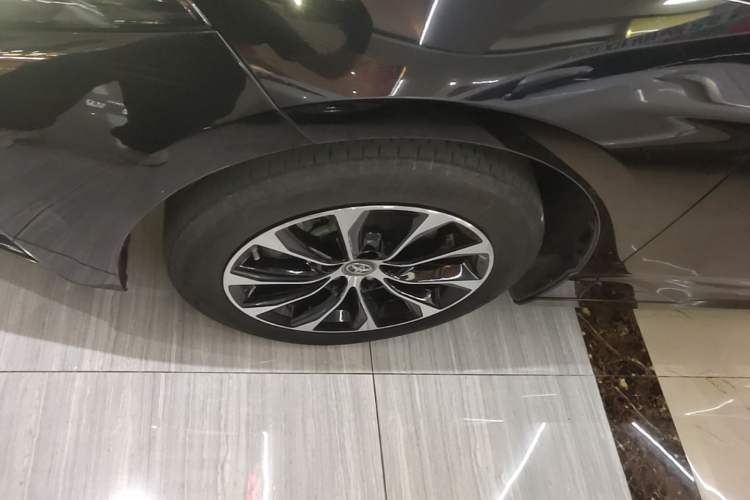 Used Toyota Avalon 2022 Dual-Engine 2.5L Luxury Edition Left Front Wheel Hub