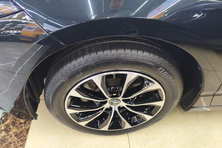 Used Toyota Avalon 2022 2.0L Luxury Edition Left Front Wheel Hub