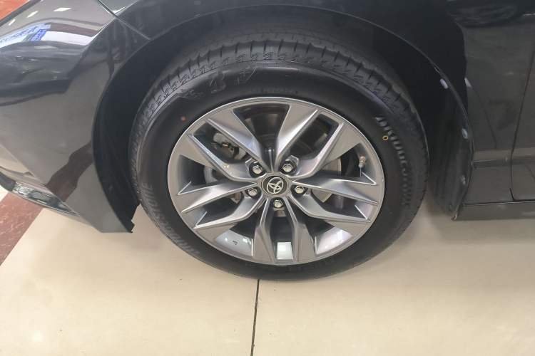 Used Toyota Avalon 2022 2.0L Luxury Edition Left Front Wheel Hub