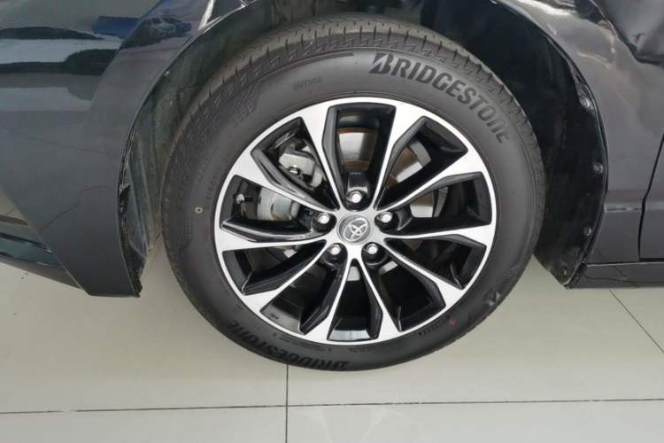 Used Toyota Avalon 2022 2.0L Luxury Edition Left Front Wheel Hub