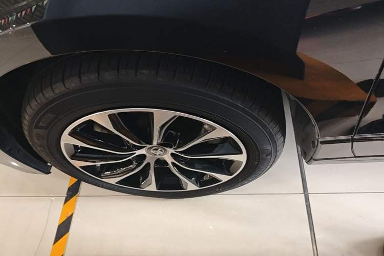 Used Toyota Avalon 2022 Dual-Engine 2.5L Luxury Edition Left Front Wheel Hub