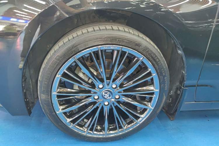Used Toyota Avalon 2022 2.0L Luxury Edition Left Front Wheel Hub