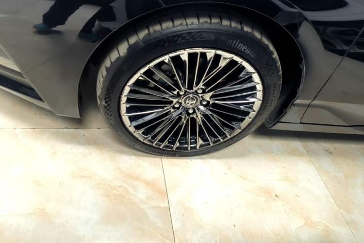 Used Toyota Avalon 2022 2.5L Luxury Edition Left Front Wheel Hub