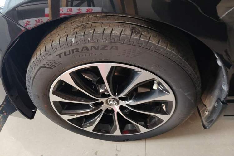 Used Toyota Avalon 2022 2.5L Luxury Edition Left Front Wheel Hub