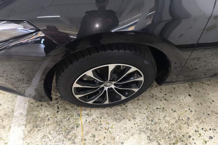 Used Toyota Avalon 2022 2.0L Ambition Edition Left Front Wheel Hub