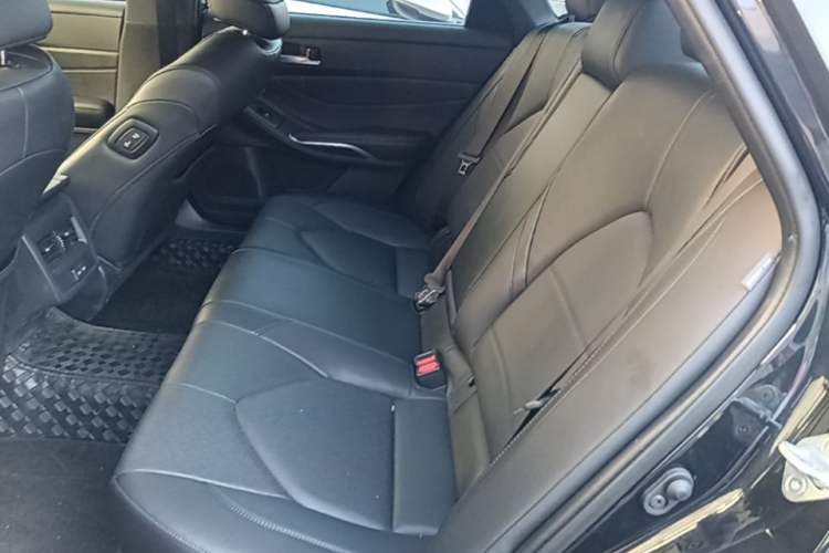 Used Toyota Avalon 2022 2.5L Luxury Edition Left Rear Seat