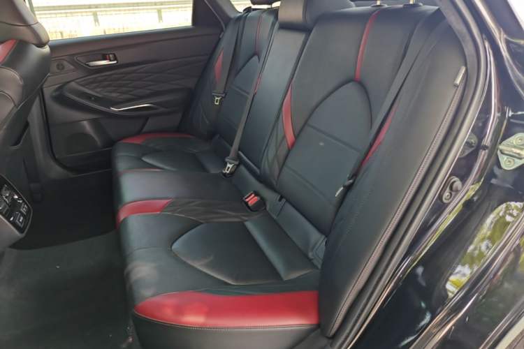 Used Toyota Avalon 2022 2.5L Touring Premium Edition Left Rear Seat