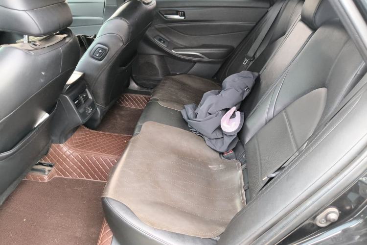 Used Toyota Avalon 2022 2.5L Luxury Edition Left Rear Seat
