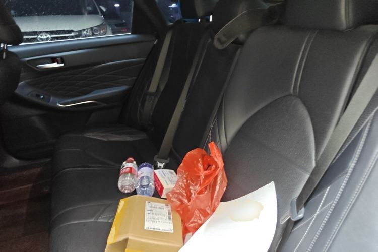 Used Toyota Avalon 2022 Dual-Engine 2.5L XLE Premium Edition Left Rear Seat