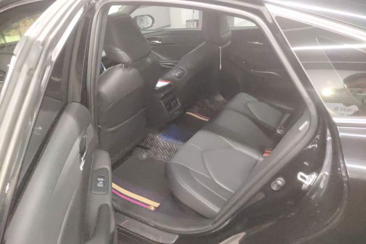 Used Toyota Avalon 2022 Dual-Engine 2.5L Luxury Edition Left Rear Seat