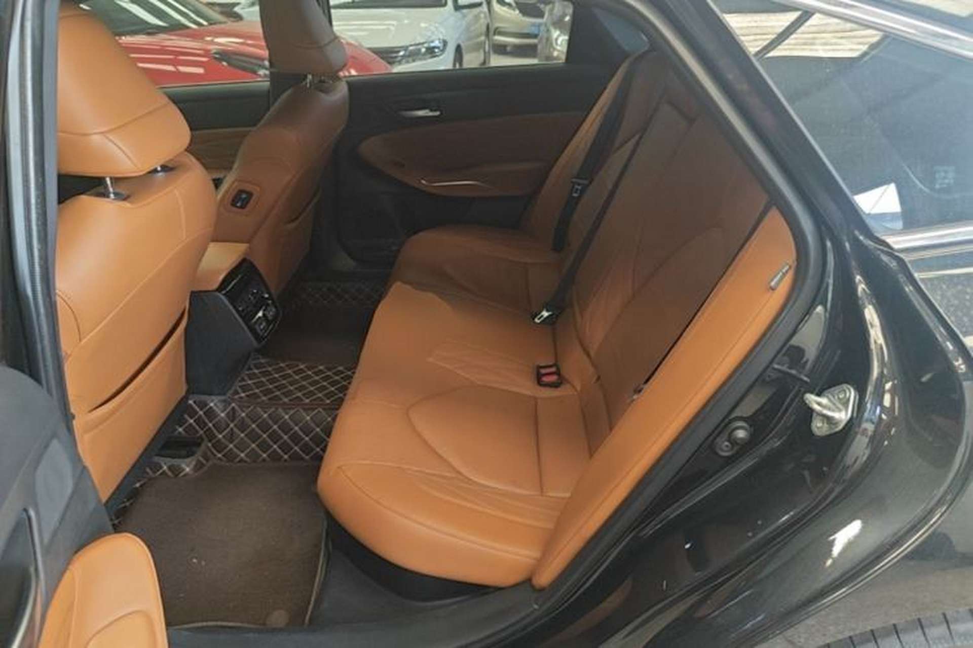 Used Toyota Avalon 2022 Dual-Engine 2.5L XLE Premium Edition Left Rear Seat