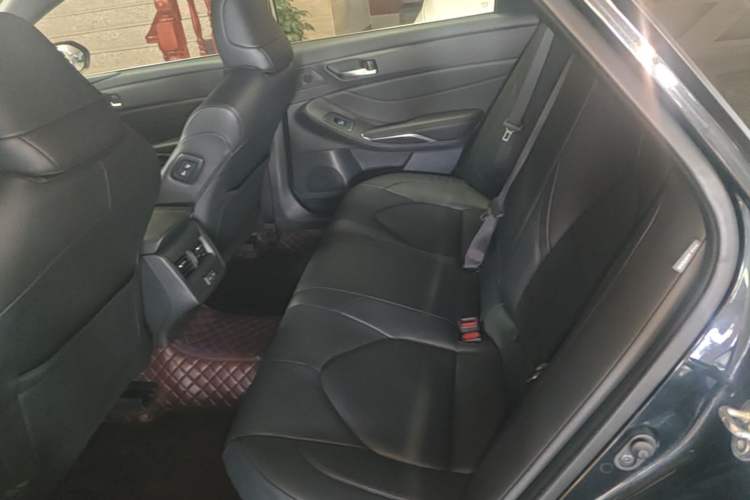 Used Toyota Avalon 2022 Dual-Engine 2.5L Luxury Edition Left Rear Seat