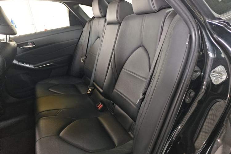 Used Toyota Avalon 2022 2.0L XLE Premium Edition Left Rear Seat