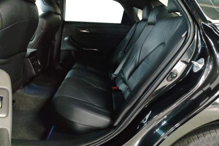 Used Toyota Avalon 2022 Dual-Engine 2.5L Luxury Edition Left Rear Seat