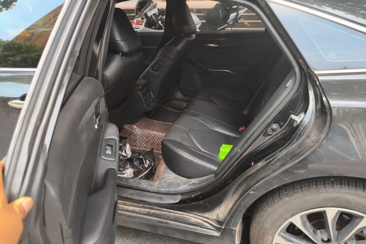 Used Toyota Avalon 2022 2.5L Luxury Edition Left Rear Seat