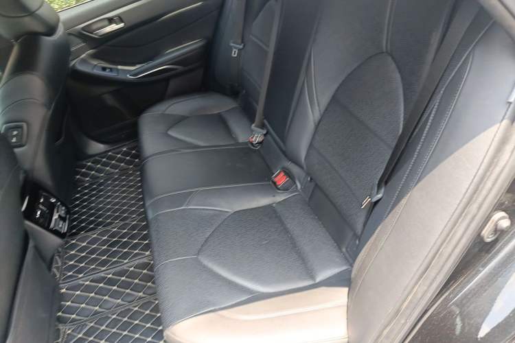 Used Toyota Avalon 2022 2.0L XLE Premium Edition Left Rear Seat