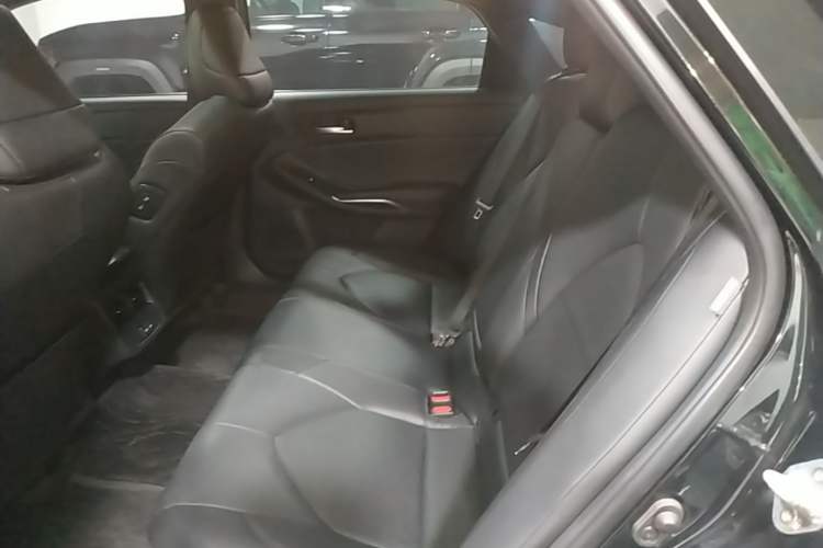 Used Toyota Avalon 2022 Dual-Engine 2.5L Luxury Edition Left Rear Seat