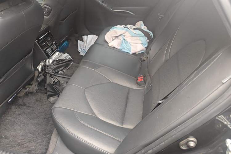 Used Toyota Avalon 2022 2.0L XLE Premium Edition Left Rear Seat