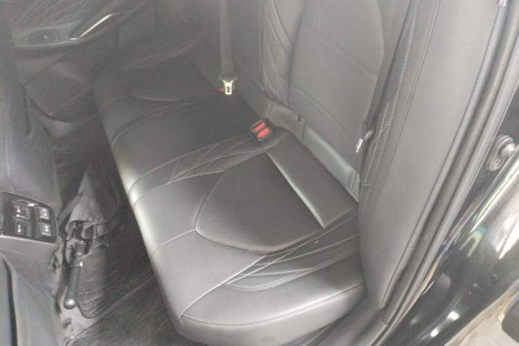Used Toyota Avalon 2022 Dual-Engine 2.5L XLE Premium Edition Left Rear Seat