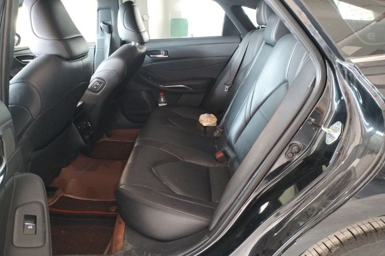 Used Toyota Avalon 2022 2.0L XLE Premium Edition Left Rear Seat