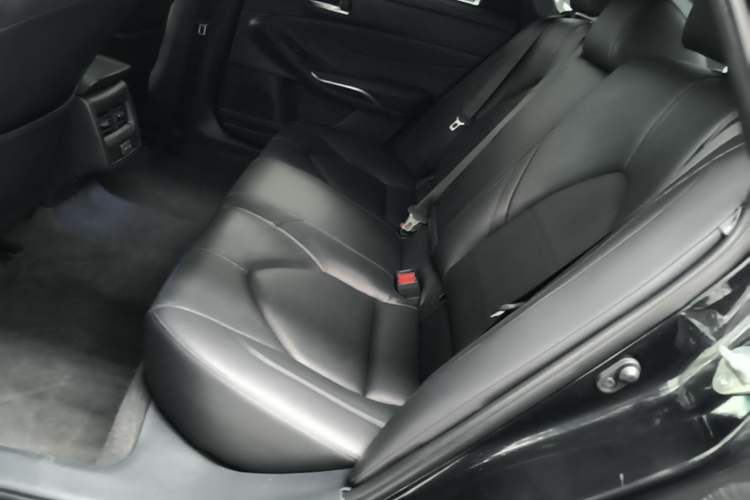 Used Toyota Avalon 2022 2.5L Luxury Edition Left Rear Seat
